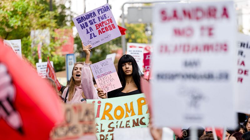 Los estudiantes toman las calles contra el acoso escolar | Ver