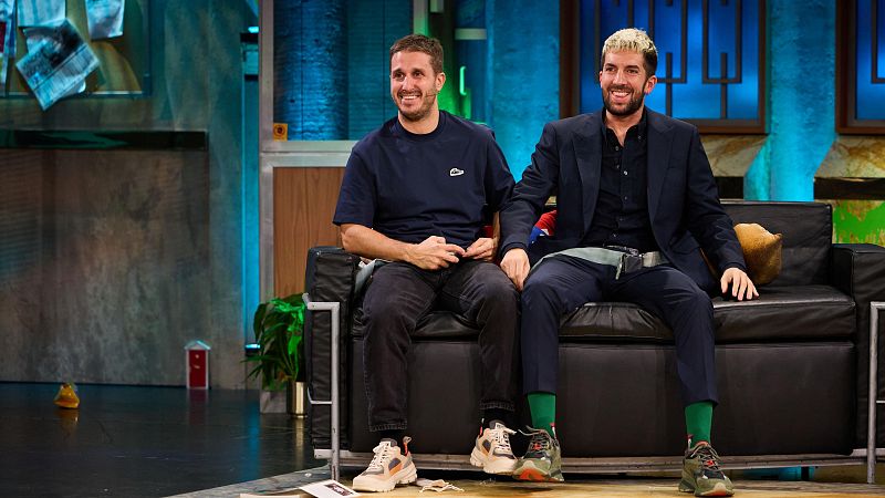 La Revuelta | Ibarburu ayuda a Broncano a despedir el programa - La Revuelta | Ver