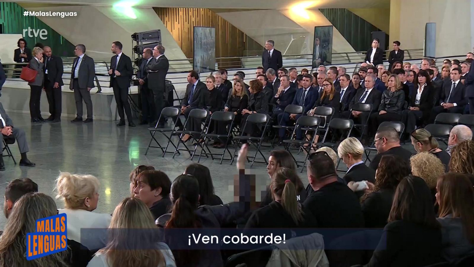 Gritos contra Mazón en el funeral de Estado - Malas lenguas | Ver