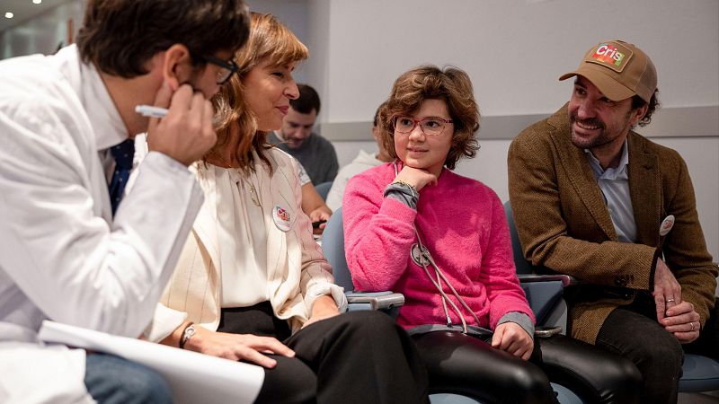 Lucía consigue curarse de leucemia gracias al CAR-T tándem | Ver