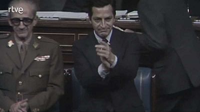 Aprobación en las Cortes de la Ley para la Reforma Política (1976)