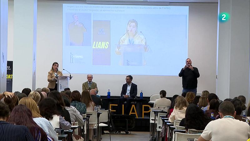 Jornada Formacin de Familias y Profesionales de Fiapas - En lengua de signos | Ver