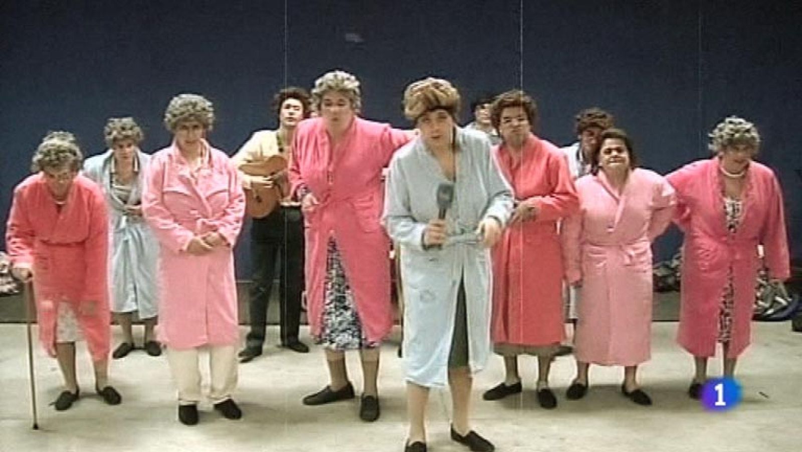 Más Gente - Una murga de Málaga le dedica una canción a Anne Igartiburu