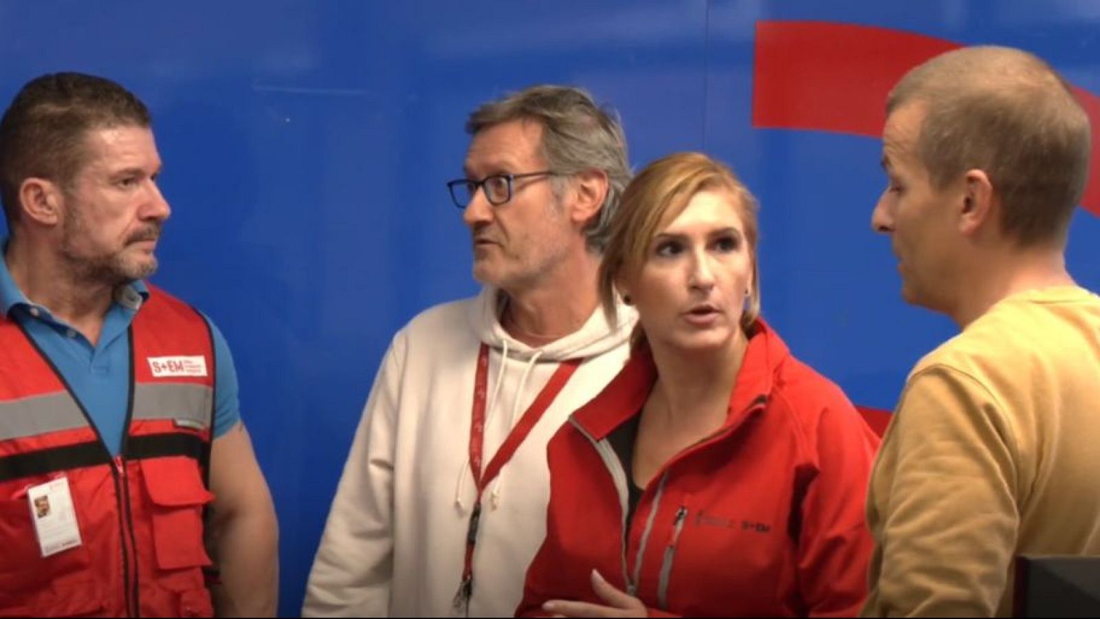 Un nuevo vídeo del día de la dana muestra a Pradas hablar de alertar en redes a las 12.20 - Informativo 24h | Ver