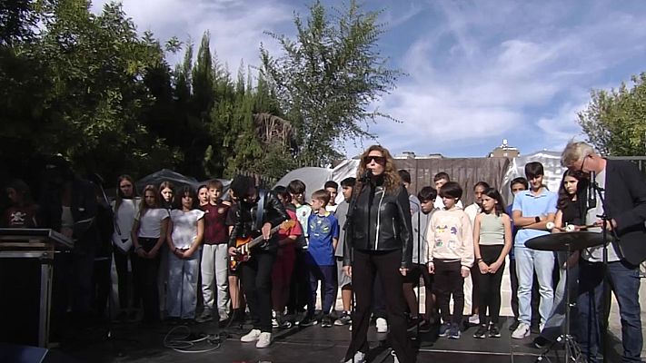 Telediario 2 - Artistas contra la guerra a través del 'Alegato contra las armas' de Enrique Morente