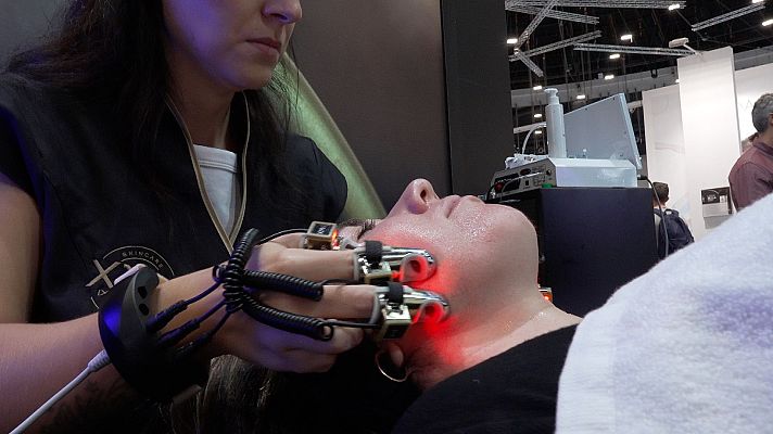 Zoom net - Salón Look 2025, Norman Foster, Apple y la sostenibilidad, Xbox Rog Ally y The Outer Worlds 2