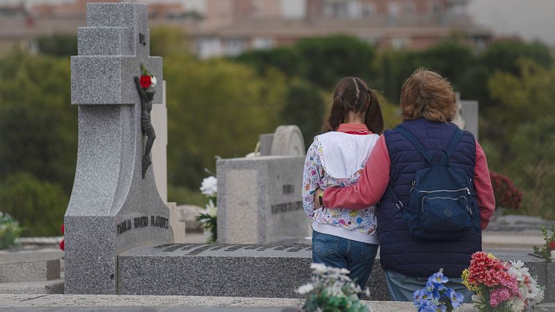 Reencuentros familiares por el Día de Todos los Santos | Ver