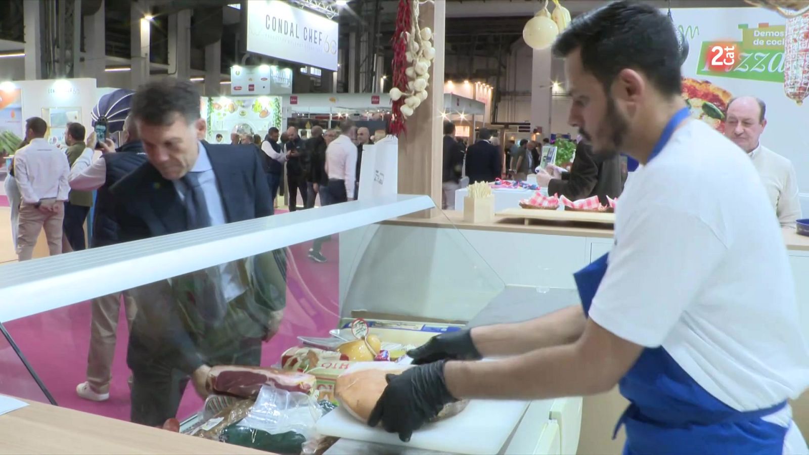 El Gastronomic Forum reuneix 200 productors i 72 xefs amb estrelles Michelin en una edició dedicada a la nova cuina catalana i la innovació culinària.