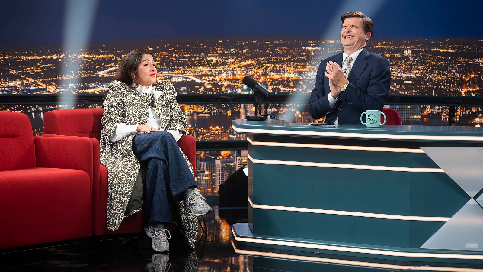 Candela Peña regresa a Late Xou - VER AHORA | Ver