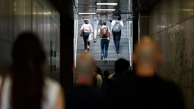 El paro sube en octubre, pero el empleo recupera los 21,8 millones de afiliados