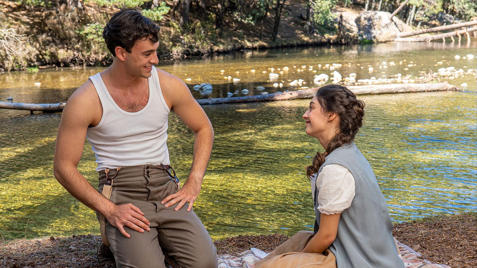 La Promesa: Curro y Ángela recuerdan cómo se conocieron