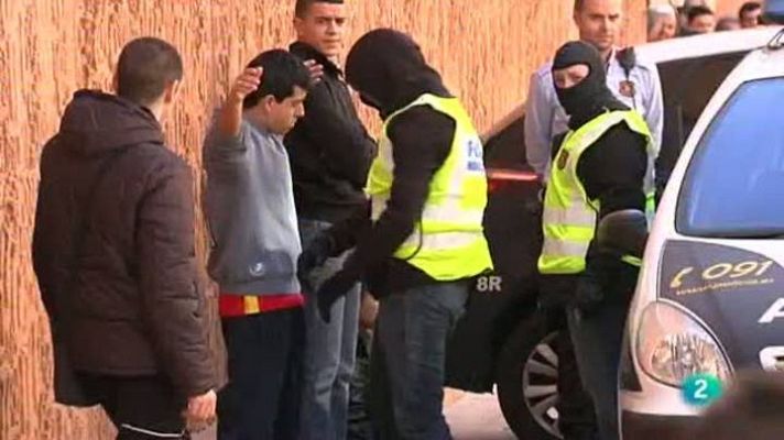 L'Informatiu - Espectacular operació de la policia a Reus de moment amb 4 detinguts per tràfic de drogues