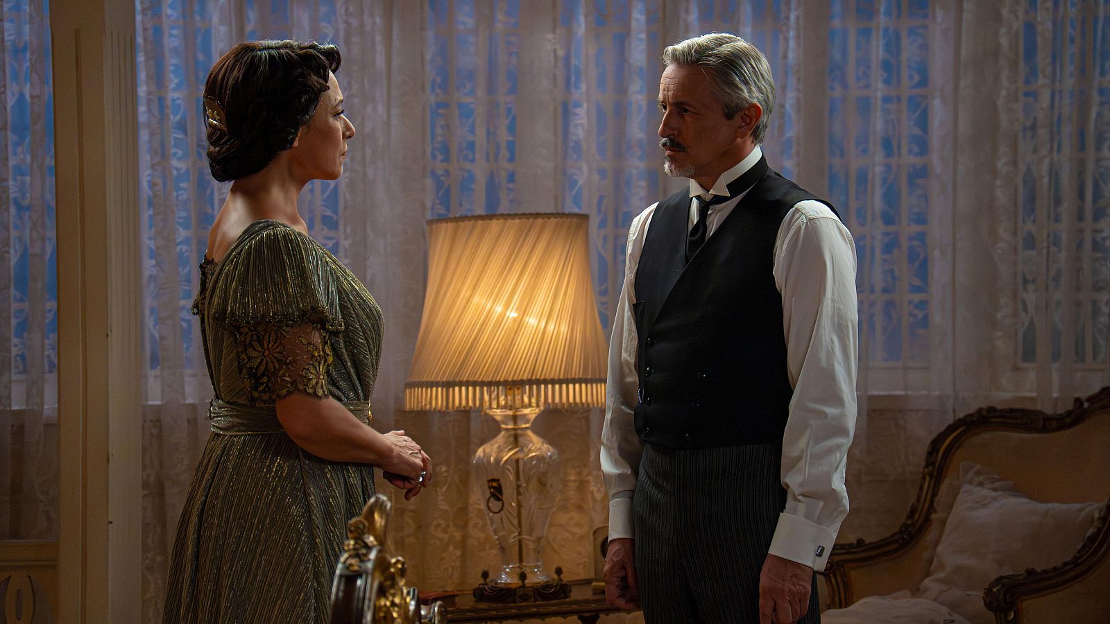 La Promesa: Cristóbal da la cara por Petra - La promesa | Ver