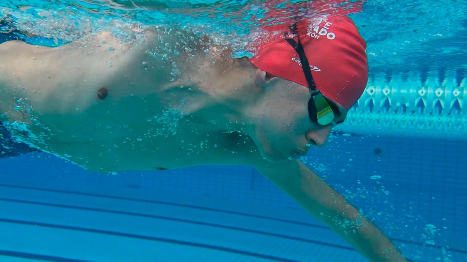 De seda y hierro - Como pez en el agua | Ver