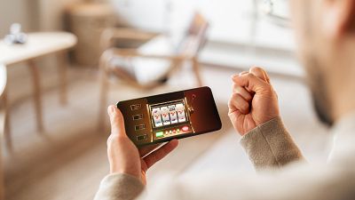 La adicción al juego en línea, preocupación creciente | Ver