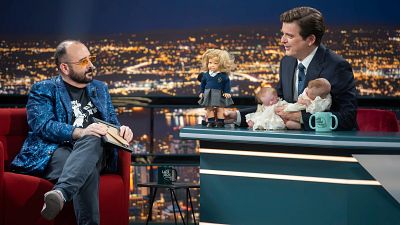 Carlos Areces nos presenta a su insólita familia de bebés 'reborn'