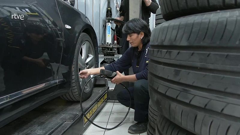 Ellas reparan - Aquí hay trabajo | Ver