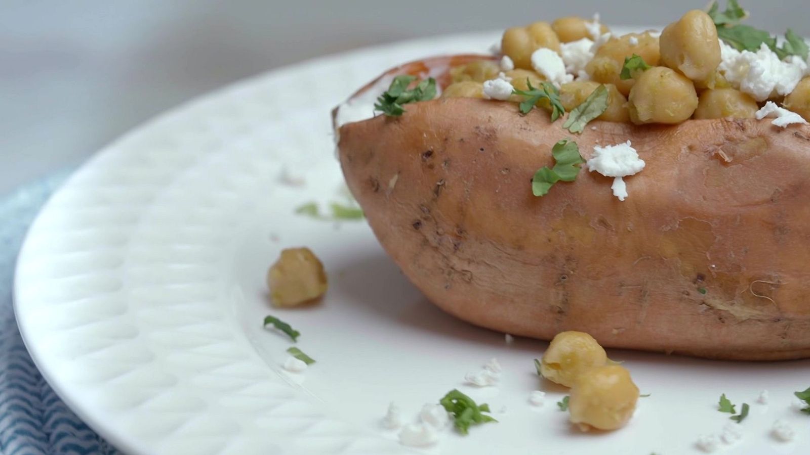 Moniato farcit de cigrons - Cuina brutal - Cuina Brutal | Veure