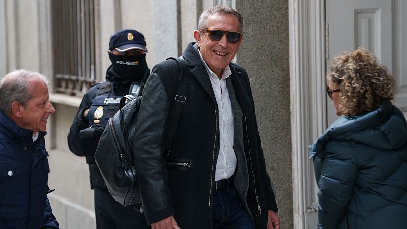 Dos periodistas supieron de la confesión del novio de Ayuso antes que el fiscal general del Estado | Ver