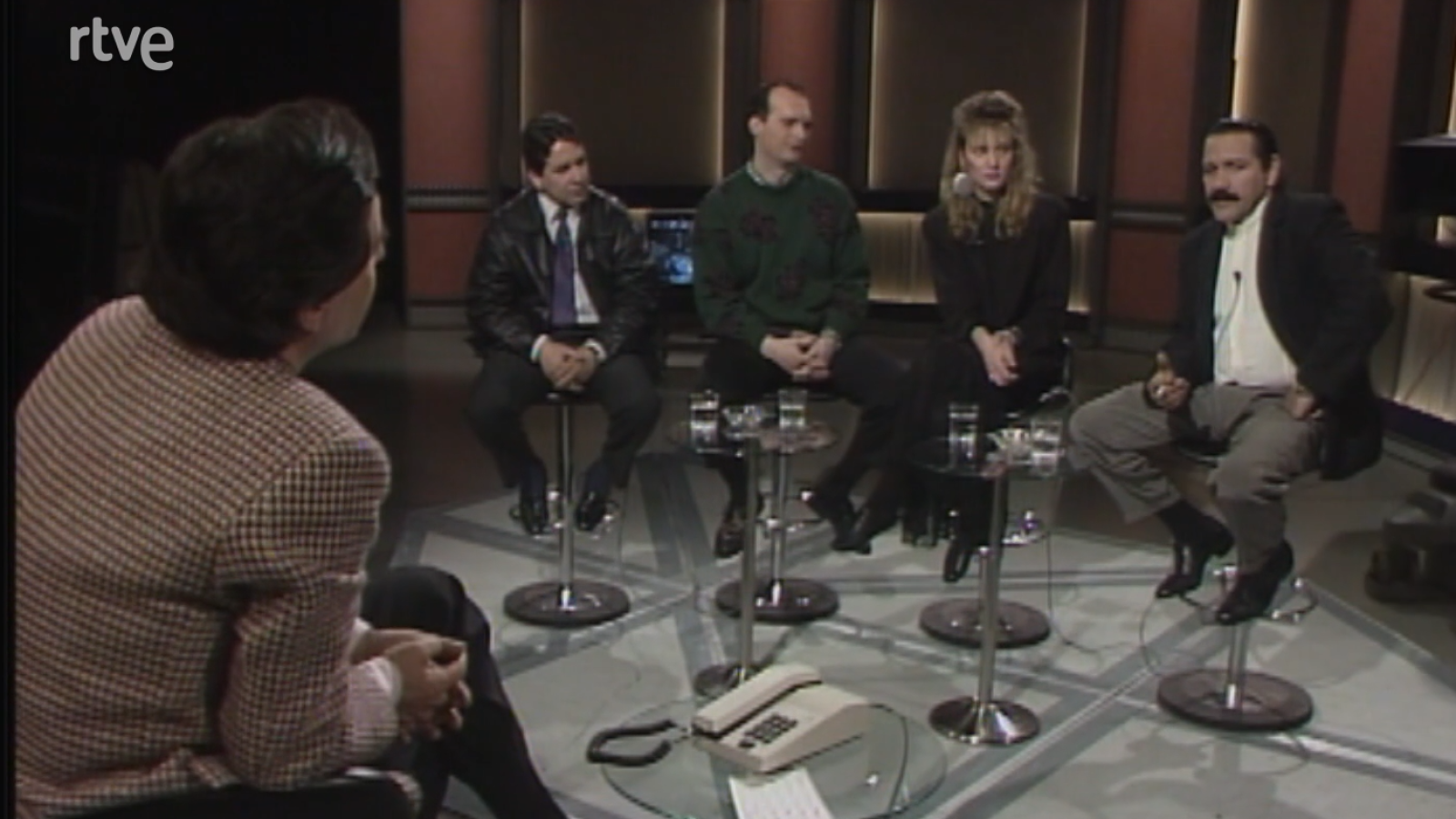 En familia - Conversaciones de actualidad - En familia (1987-1989) | Ver