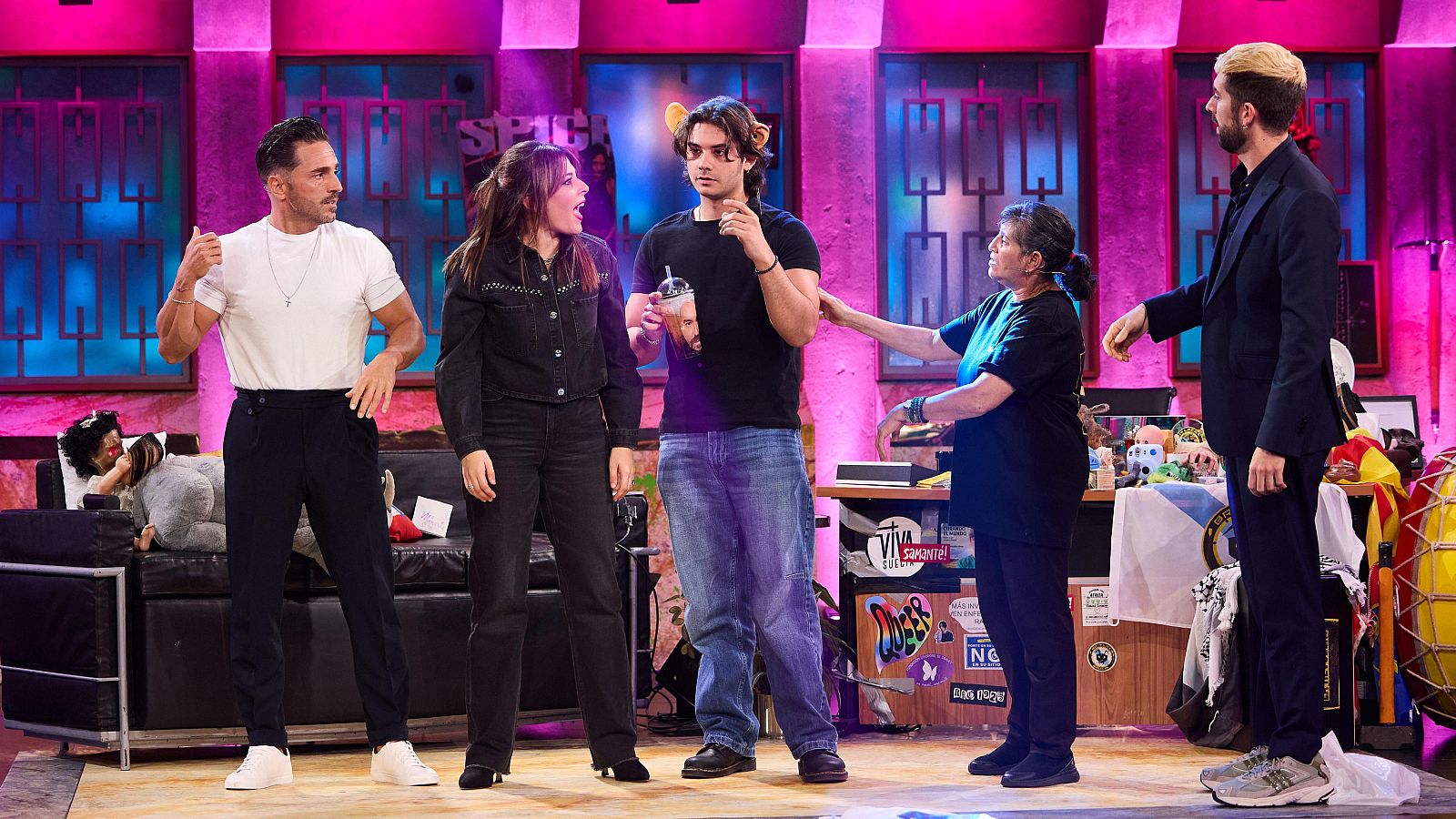 La Revuelta | 'Bronquilandia', el parque temático de Valeria Ros - La Revuelta | Ver