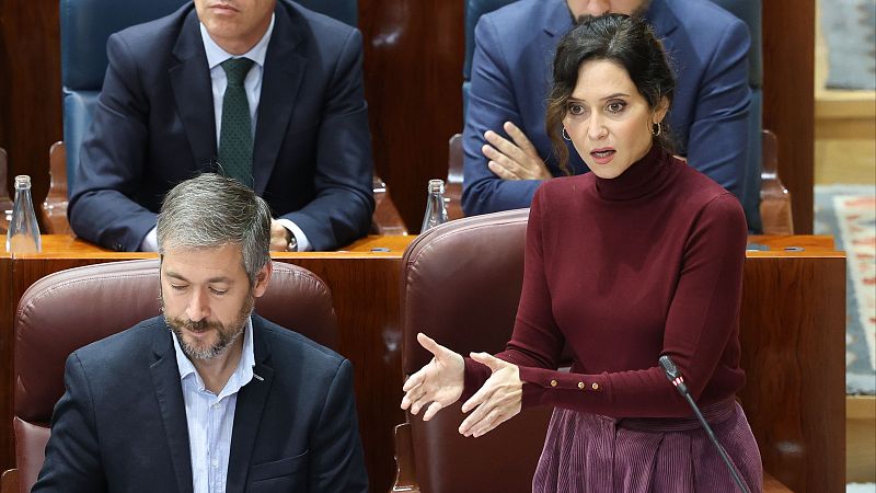 Ayuso y Vox se enfrentan por la inmigración