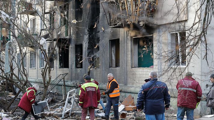 La tarde en 24h - Un ataque ruso contra Kiev mata a seis personas y hiere a 30