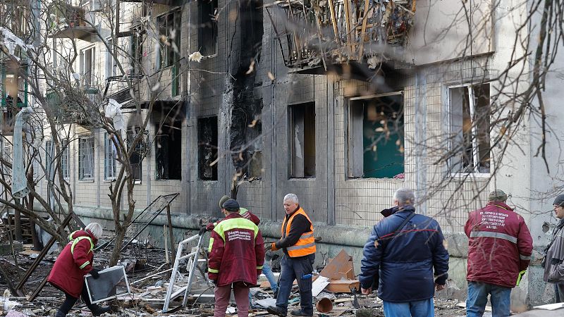 Un ataque ruso contra Kiev mata a seis personas y hiere a 30