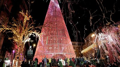 La Navidad ya ilumina la ciudad de Vigo | Ver