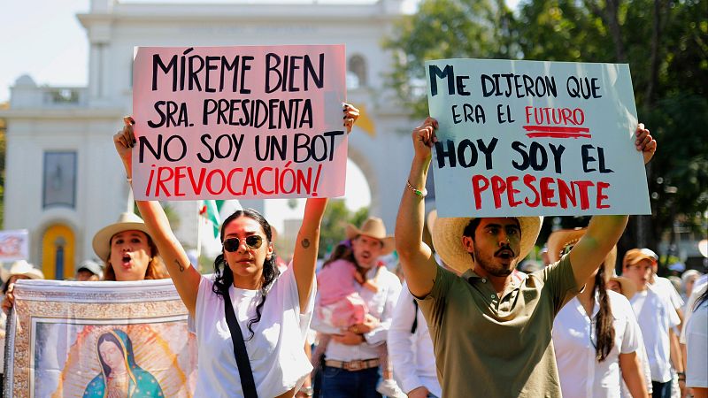 La generación Z marcha contra la presidenta de México - Fin de semana 24h | Ver