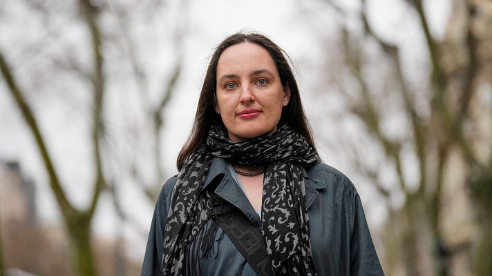 Telediario Fin de Semana - El precio de informar en Rusia: entrevista a la periodista exiliada Elena Kostyuchenko