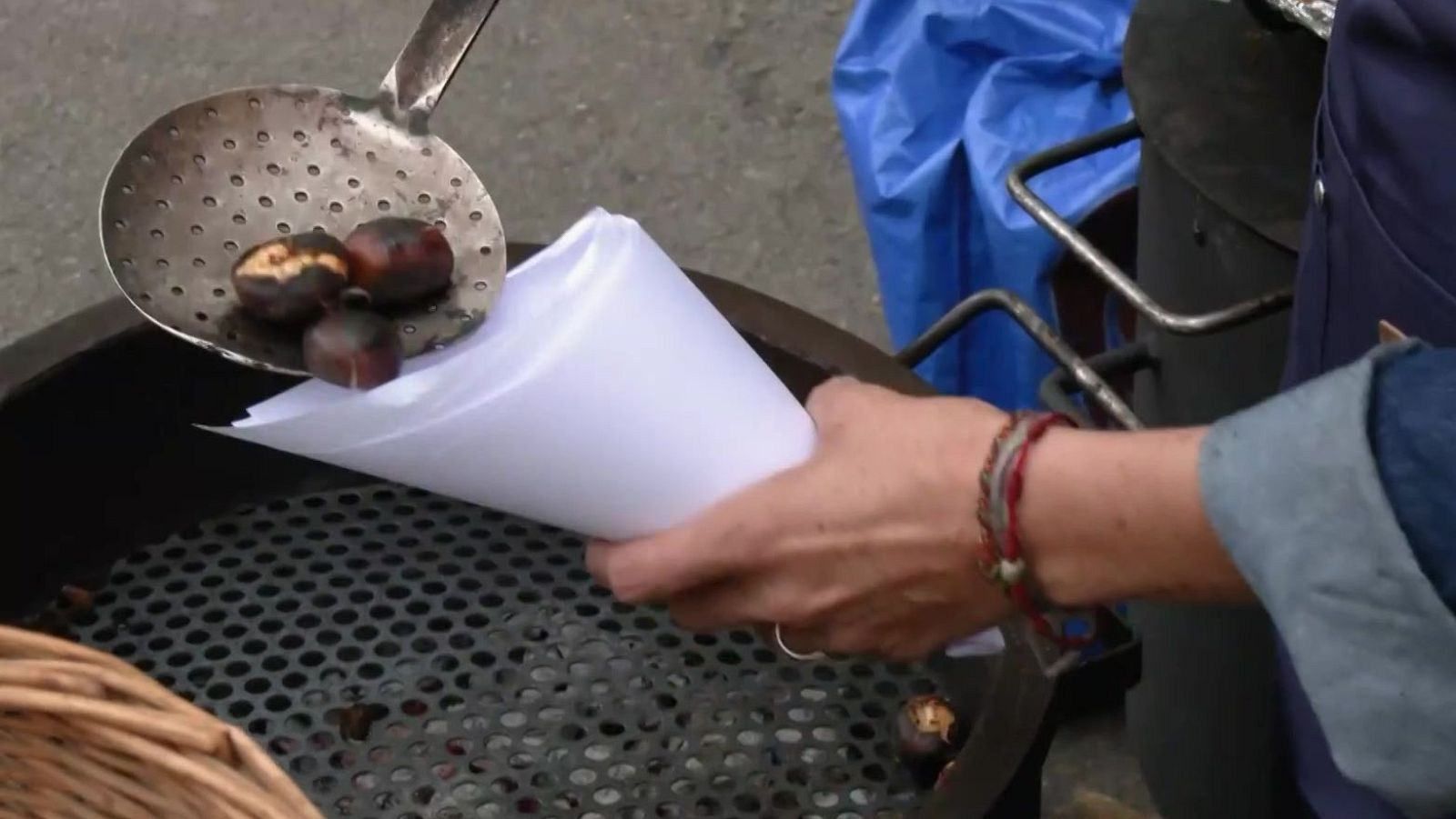 La Castanyera de l'Eixample - Aquí la Terra - Aquí la Terra | Veure