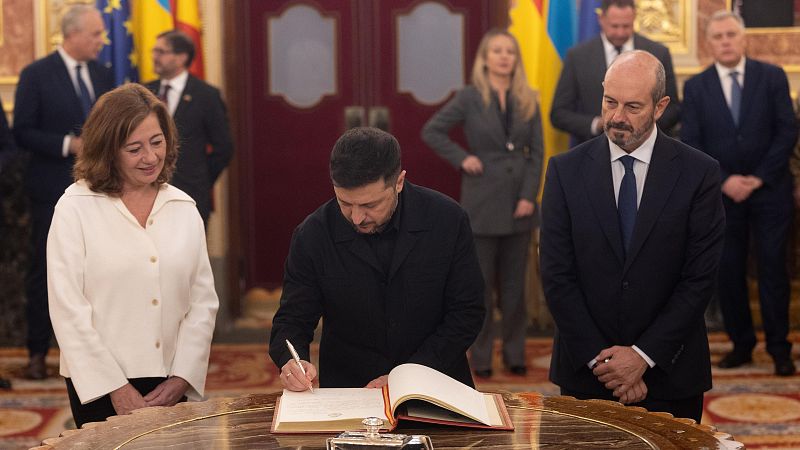 Zelenski visita el Congreso de los Diputados en su tercer viaje a España