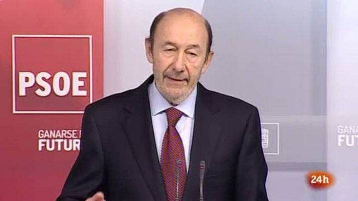 L'Informatiu - L'informatiu cap de setmana -  El líder del PSOE, Alfredo Pérez Rubalcaba, ha demanat la dimissió del president del Govern, Mariano Rajoy