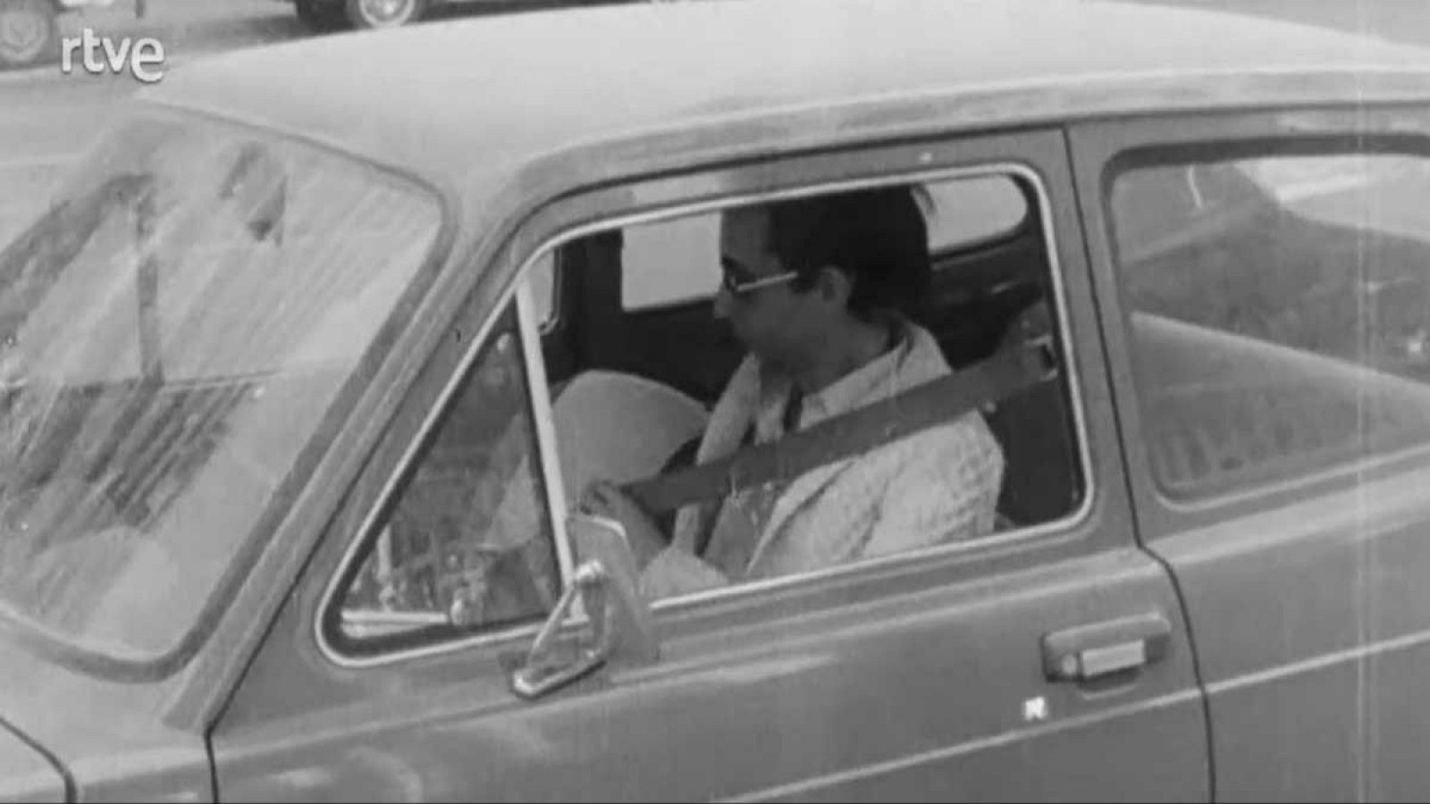 Noticias Nacional 1975 - La obligatoriedad del cinturón de seguridad - Fue noticia en el Archivo de RTVE | Ver