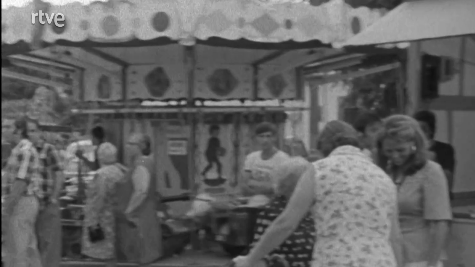 Noticias Nacional 1975 - Feriantes en Robledo de Chavela (Madrid) - Fue noticia en el Archivo de RTVE | Ver