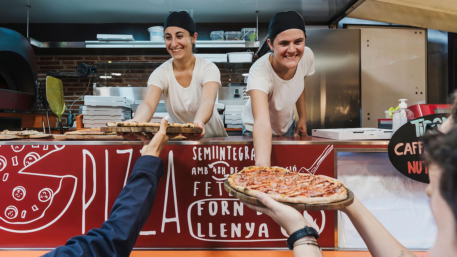 Solo el 17% del emprendimiento en España es femenino - Telediario 1 | Ver