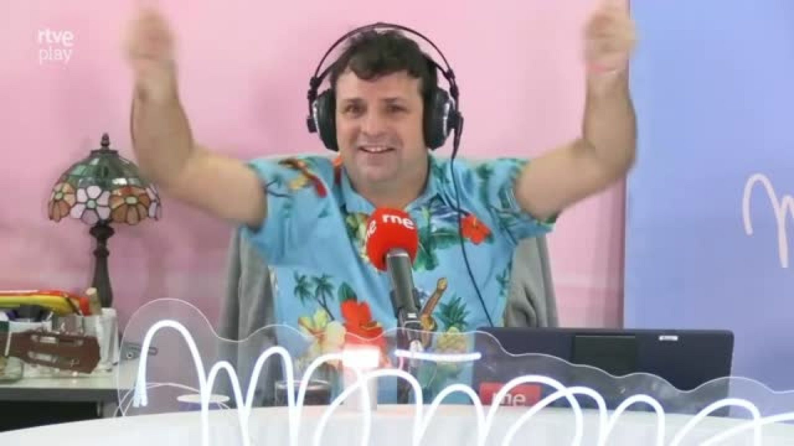 Javier Hernández presenta "Franco 4:58" en Mañana Más - Mañana más | Ver