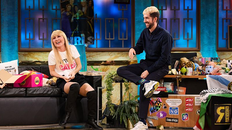 La Revuelta | Cayetana Guillén Cuervo: "Todos estamos medio rotos" - La Revuelta | Ver