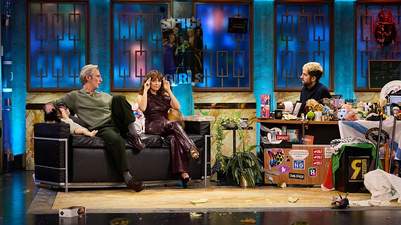 Cayetana Guilln Cuervo, Ernesto Alterio y Luca Caraballo protagonizan el programa ms sexual de La Revuelta|Directo