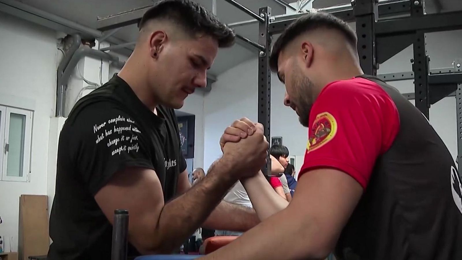 La lucha de brazos reivindica su sitio en el mundo del deporte - Los Deportes de La1 | Ver