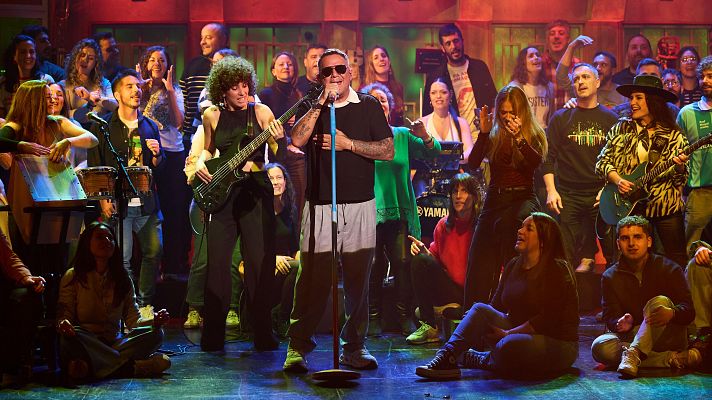 La Revuelta - Alejandro Sanz - "Las guapas"