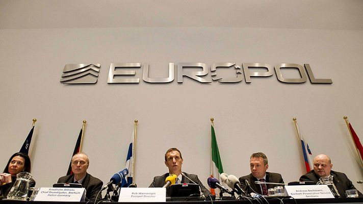 Telediario 1 - Europol destapa una red de amaños