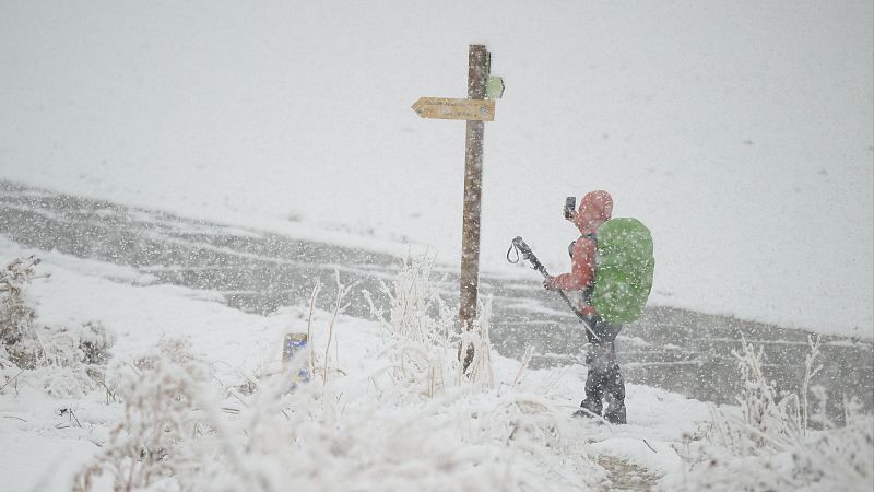 Un episodio de frío polar deja las primeras estampas de nieve