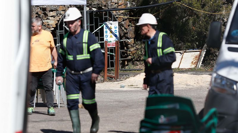 Al menos dos muertos tras el derrumbe de una mina en Cangas de Narcea, Asturias