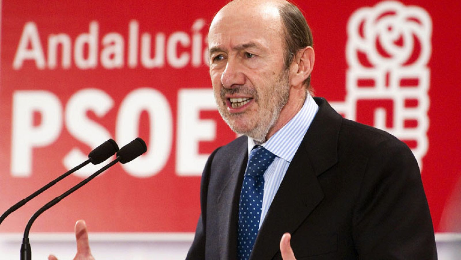 Rubalcaba dice que Rajoy es el presidente "menos capaz" en el momento "más difícil" - Informativo 24h | Ver