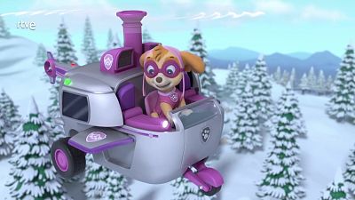 La patrulla salva a una cría de caribú - La patrulla canina | Ver