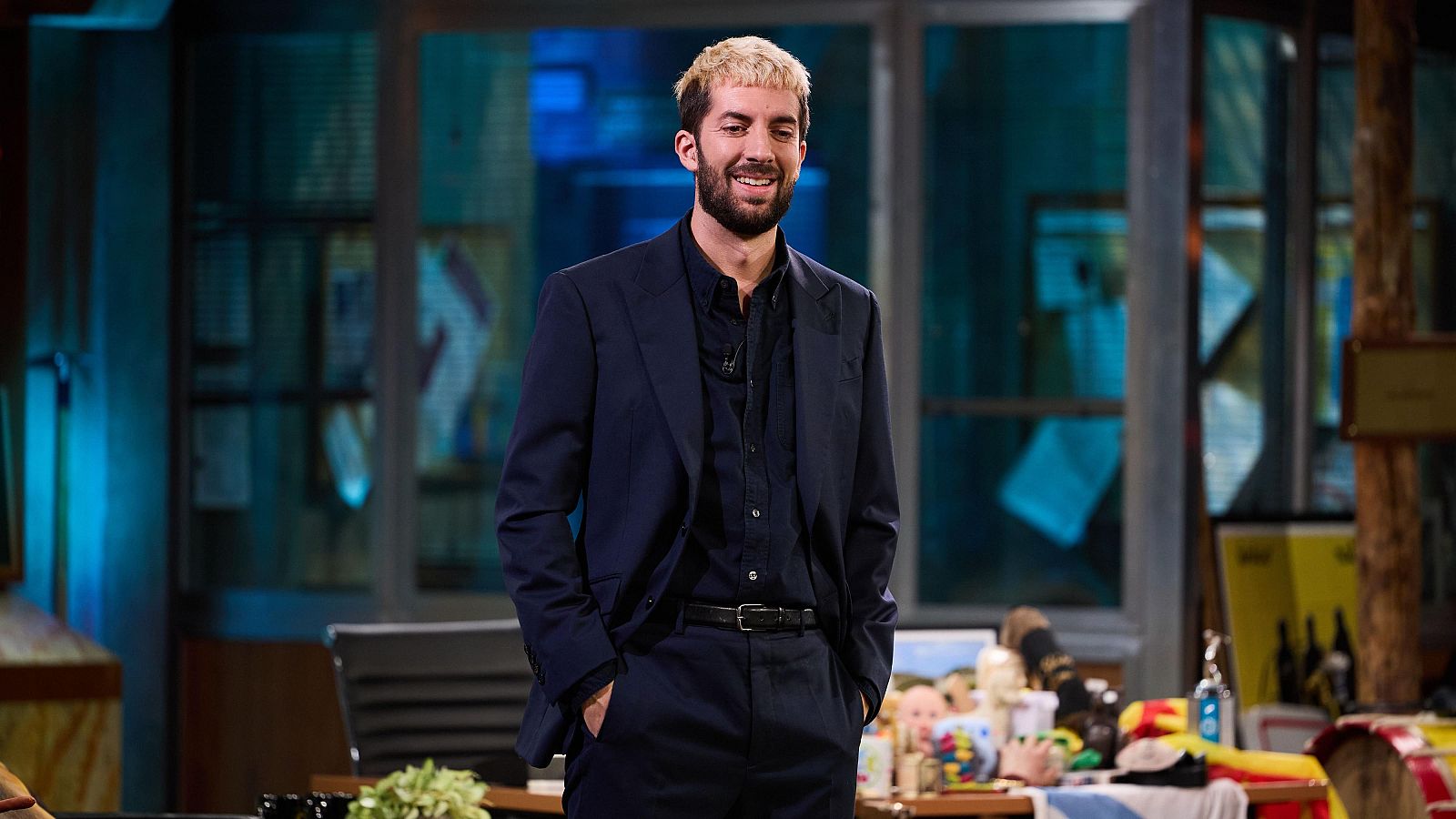 La Revuelta | A la bañera por su cabeza y un sinvergüenza en el bidé - La Revuelta | Ver