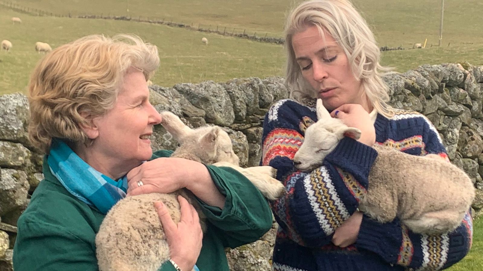 Escapadas extraordinarias - T2 - Episodio 4: Las altas tierras de Escocia con Philippa Perry | Ver