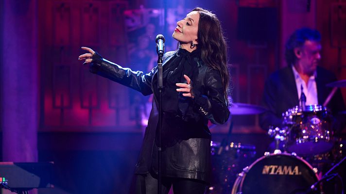 Luz Casal canta en directo en La Revuelta 25/11/25